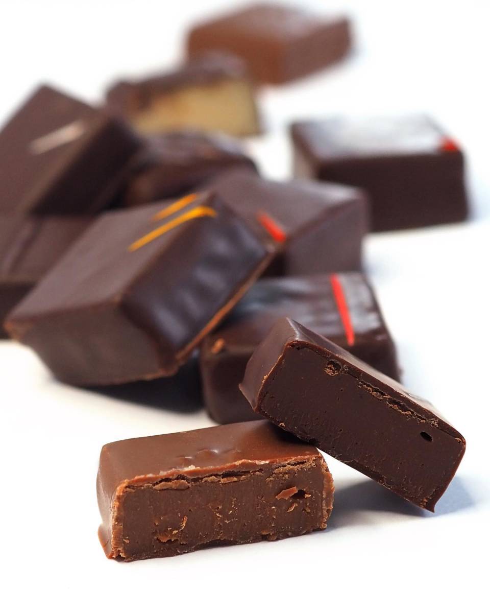 Coffret de chocolat noir et lait fait maison pour offrir pour les fêtes à Fontaines sur Saône